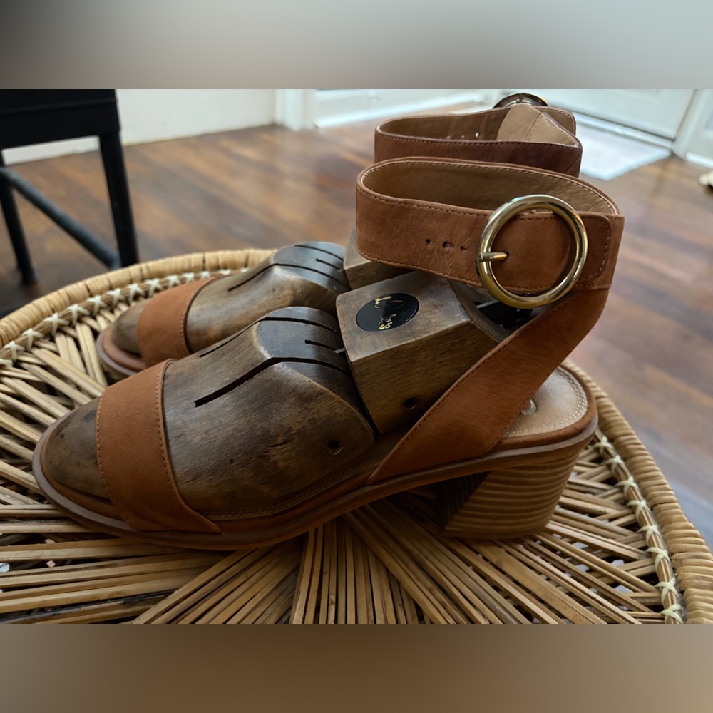 Gianni Bini women’s brown heels - Picture 3 of 8
